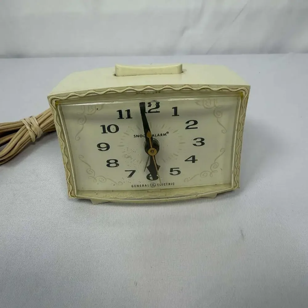 Vintage General Electric Snooz-Alarm Electric Clock Model 7315